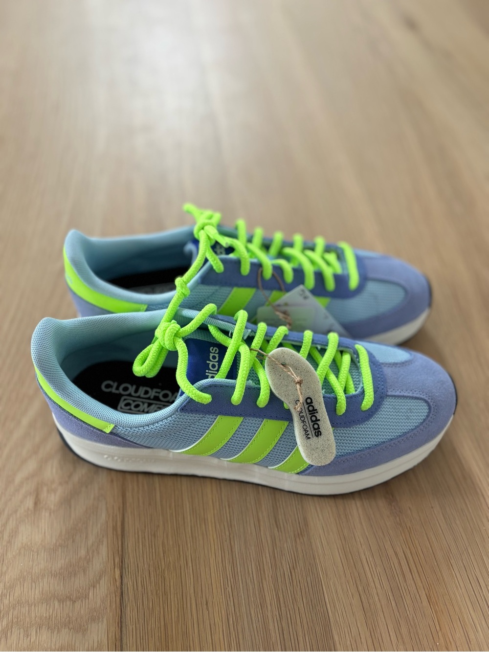 Adidas Women’s Run 70s 2.0 size 9.5 NWT